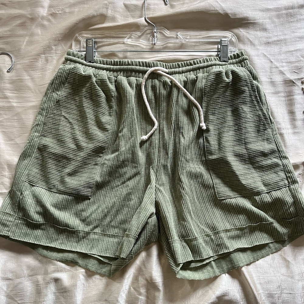 GiGiO Olive Green Textured Stripped Casual Shorts